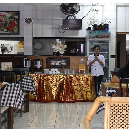 Vaccinated Staff - Oyo 3523 Gong Corner Homestay Кута Экстерьер фото