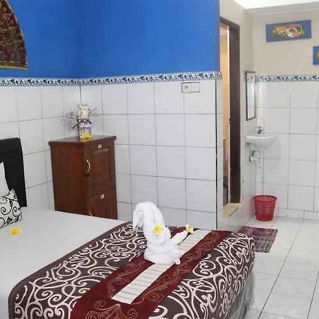 Vaccinated Staff - Oyo 3523 Gong Corner Homestay Кута Экстерьер фото