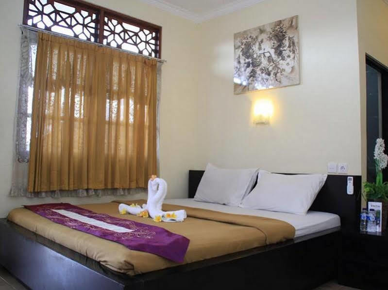 Vaccinated Staff - Oyo 3523 Gong Corner Homestay Кута Экстерьер фото