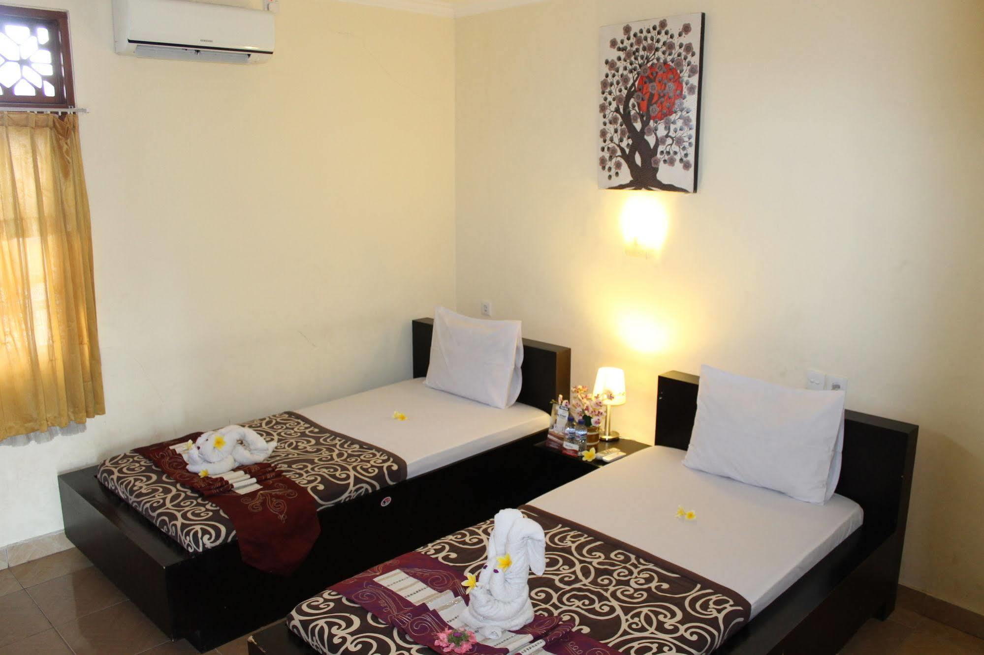 Vaccinated Staff - Oyo 3523 Gong Corner Homestay Кута Экстерьер фото