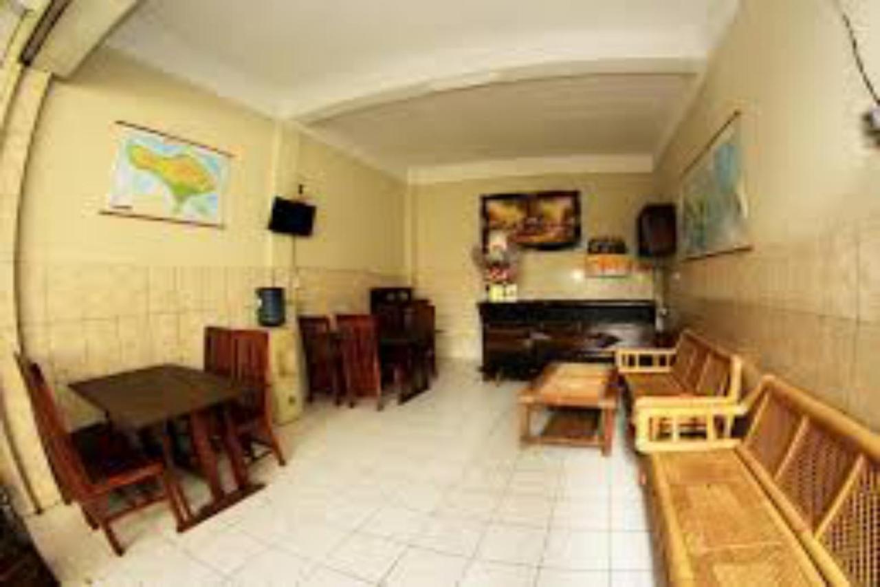 Vaccinated Staff - Oyo 3523 Gong Corner Homestay Кута Экстерьер фото