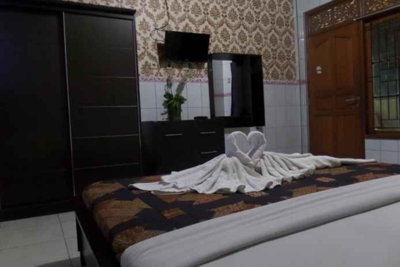 Vaccinated Staff - Oyo 3523 Gong Corner Homestay Кута Экстерьер фото