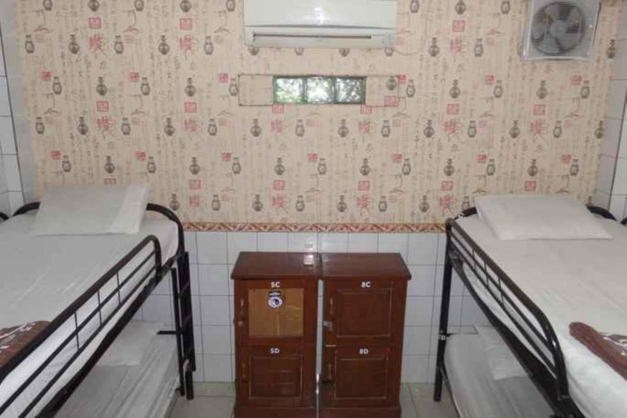Vaccinated Staff - Oyo 3523 Gong Corner Homestay Кута Экстерьер фото